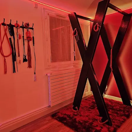 Apartment Loveroom Hammam Donjon - House Of Tentations *