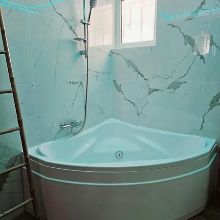 Loveroom Hammam Donjon - House Of Tentations *